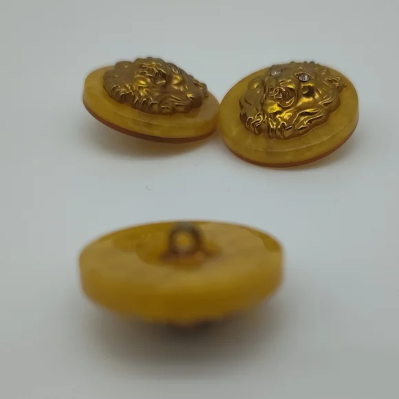 CHANEL Vintage Lion Head Button Set of 3 Amber Resin CC Rhinestone 90s - Picture 5 of 5